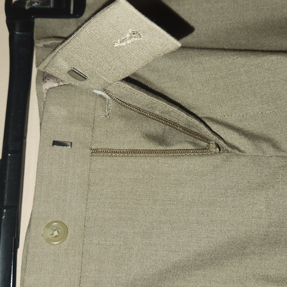 Men's Ralph Lauren Tan Slacks, Size 33x32 but hemmed to a 31in length - Picture 3 of 8